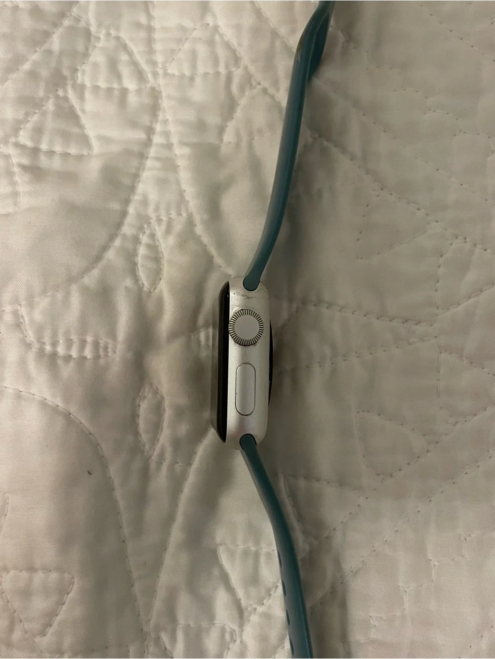 Apple Smartwatch Series 3 (GPS) with charger
